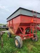 350 Bushel gravity wagon with 10 ton running gear, row:2