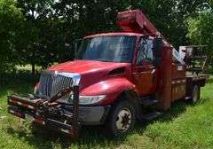 2002 International 4300 Sky Hoist Truck