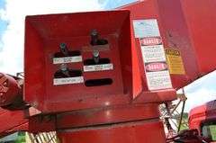 2002 International 4300 Sky Hoist Truck