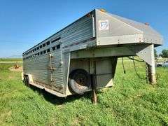 2003 Barrett livestock trailer 24', row:1
