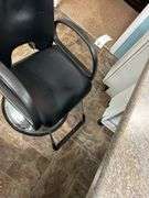 Salon chair