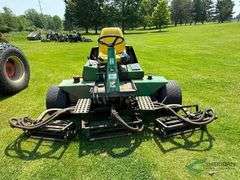 John Deere 3235 Fairway Mower showing 3090 hours diesel