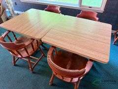 2 tables 4 chairs