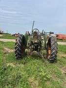 JD 40 Tractor, serial # 63521, motor is stuck; Row 3