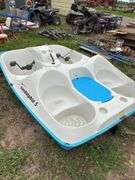 Sun Dolphin 5 paddle boat with sun cover, row:4