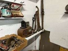 Miscellaneous decorations and items