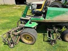 John Deere 3235 Fairway Mower showing 3090 hours diesel