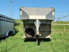 2003 Barrett livestock trailer 24', row:1