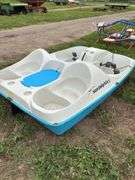Sun Dolphin 5 paddle boat with sun cover, row:4