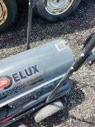 Dyna-Glo Delux 140,000/180,000 BTU Indoor/Outdoor Portable Kerosene Forced Air Heater
