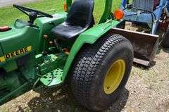 John Deere 750 Tractor