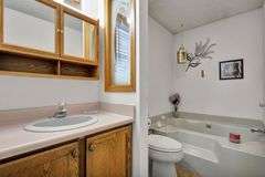 14235 Saxton Rd, Springport, MI