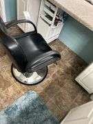 Salon chair