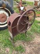 McCormick-Deering corn sheller, row:4