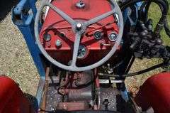 International Tractor w/ Allied Loader