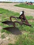 Dearborn 2 bottom plow 3pt. hitch, row:3