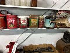 Miscellaneous decorations and items