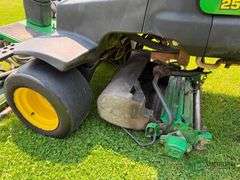 John Deere 2500 Greens Mower gas