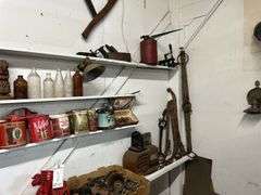 Miscellaneous decorations and items