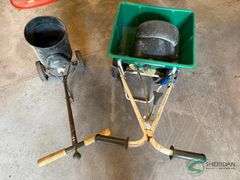 2 push broadcast spreaders
