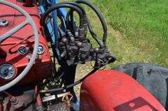 International Tractor w/ Allied Loader