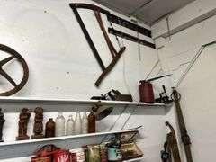 Miscellaneous decorations and items