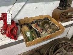 Miscellaneous decorations and items