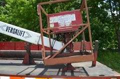 2002 International 4300 Sky Hoist Truck