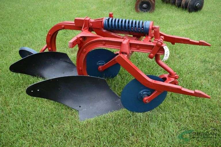 IHC 2 pt.Fast-Hitch Plow - 2B