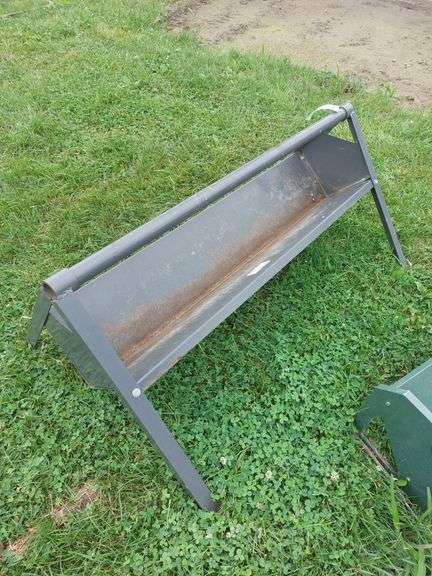 Behlen V-Trough Feeder image