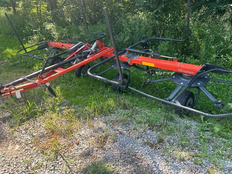 Kubota Tedder 4 Basket image