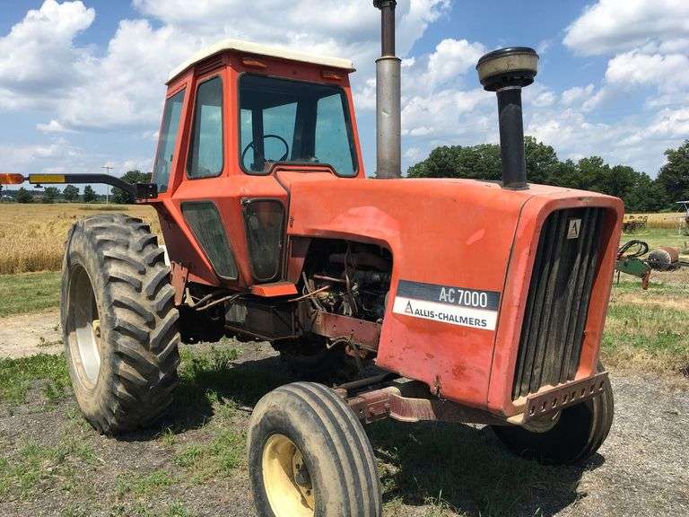 Allis Chalmers 7000 Tractor image