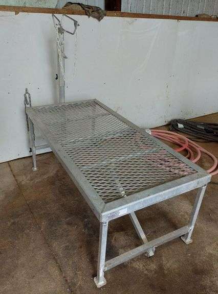 Aluminum Trimming Stand