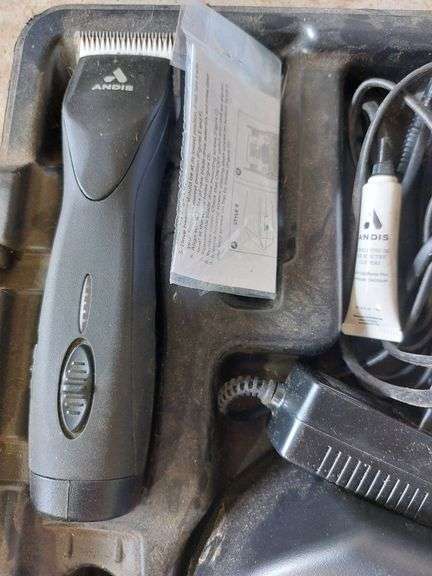 ANDIS Clipper w/ Charger in Case