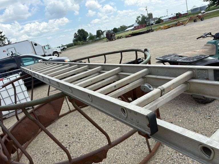 Green Bull Extension Ladder 25'