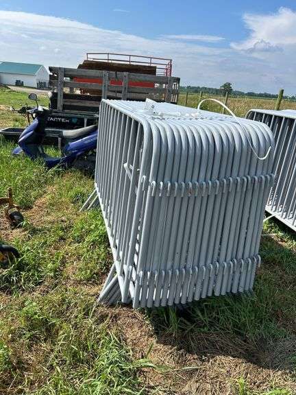 (20) pieces of crowd control fence 48" tall & 80" long sections, row:11 image