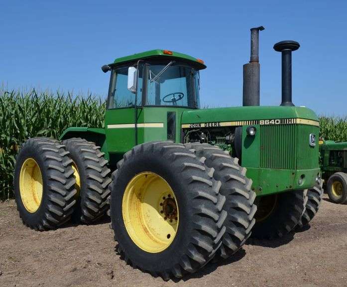 John Deere 8640