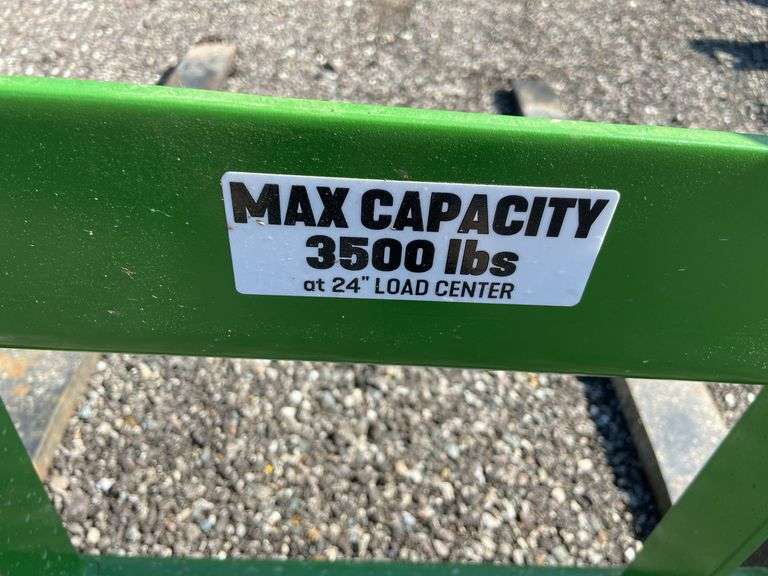 Pallet forks that fit John Deere quick attach