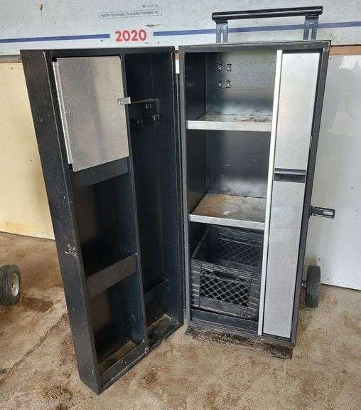 Sullivan Supply High Rise Show Box with Black Door