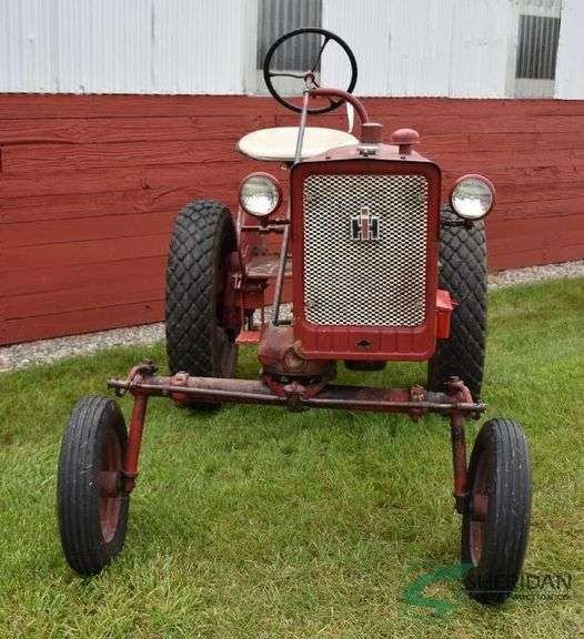 1963 Farmall Cub