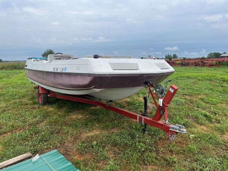 1984 Four Winns Deck boat, K, row:10 image