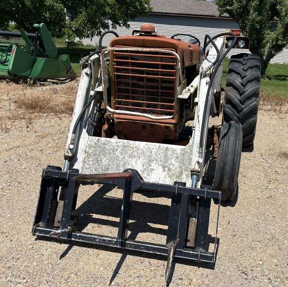 IH Utility 656 w/ Loader, Hay Fork, Bucket, & Pallet Fork