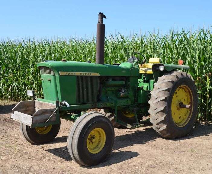 John Deere 4320