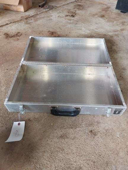Small Aluminum Show Box