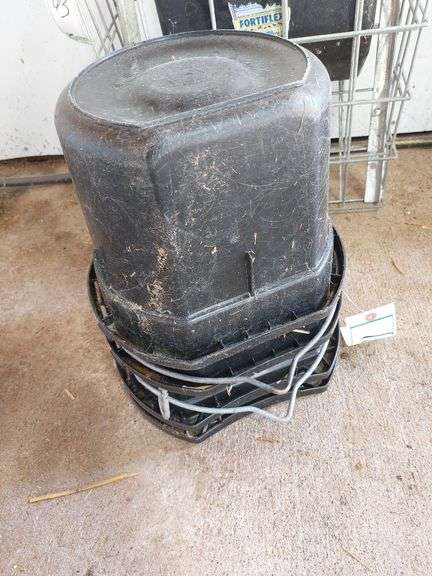(4) Flat-Back Buckets