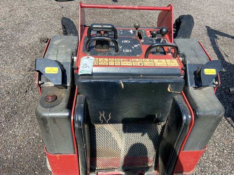 Toro Dingo TX1000 runs and operates