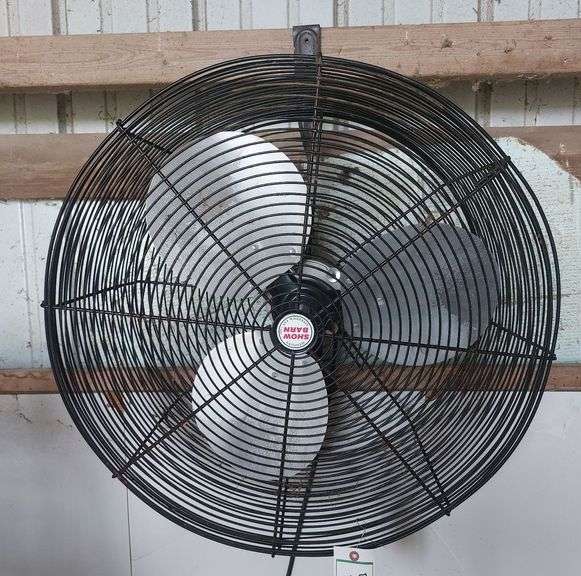 ShowBarn Fan w/ Bracket Hanger