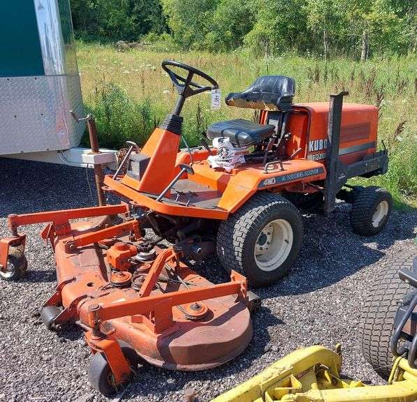 Kubota F2100 Front-Mount Lawn Mower