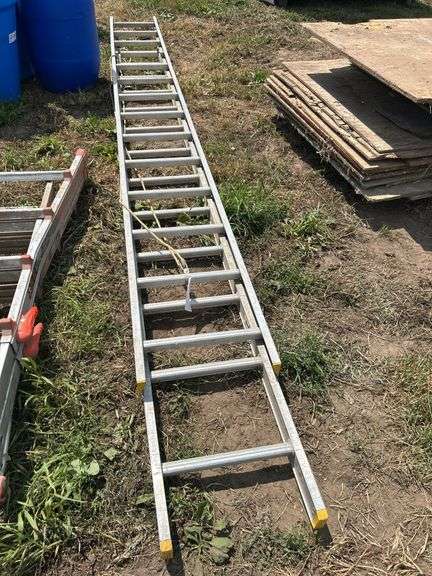 28'  Extendable Ladder, row:9 image