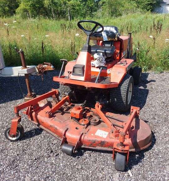 Kubota F2100 Front-Mount Lawn Mower